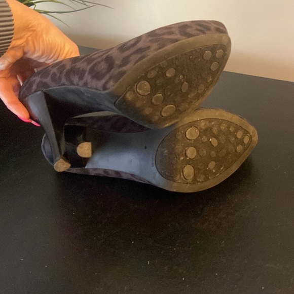 Carlos by Carlos Santana size 8 platform animal print pumps PLATONIC - Picture 11 of 15